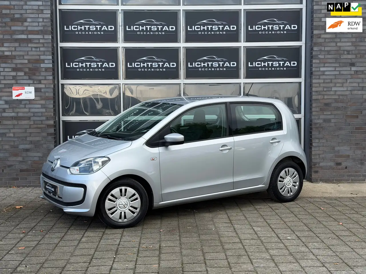 Volkswagen up! 1.0 move up! BlueMotion AIRCO 100%ONDERHOUD ELEKTR — photo 1 of 20