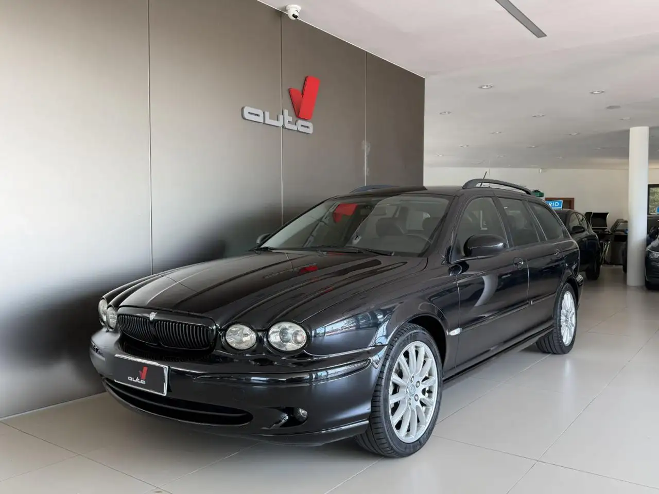 Jaguar X-Type 2.0D cat Wagon Classic — photo 1 of 15