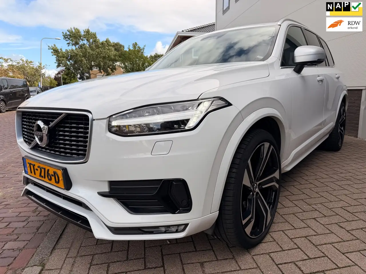 Volvo XC90 2.0 T5 AWD R-Design/7persoons/360 Camera/ — photo 1 of 40