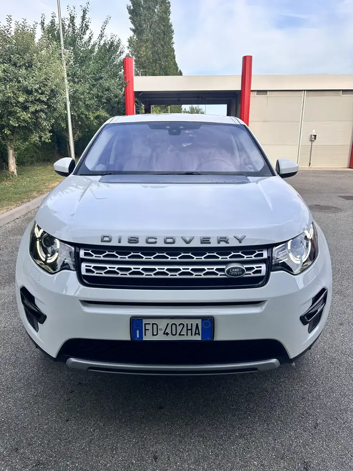 Land Rover Discovery Sport 2.0 td4 HSE Luxury awd 180cv auto — photo 1 of 6