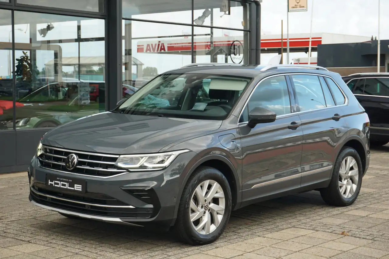 Volkswagen Tiguan 1.4 TSI eHybrid Elegance | ACC | HUD | IQ | CarPla — photo 1 of 40