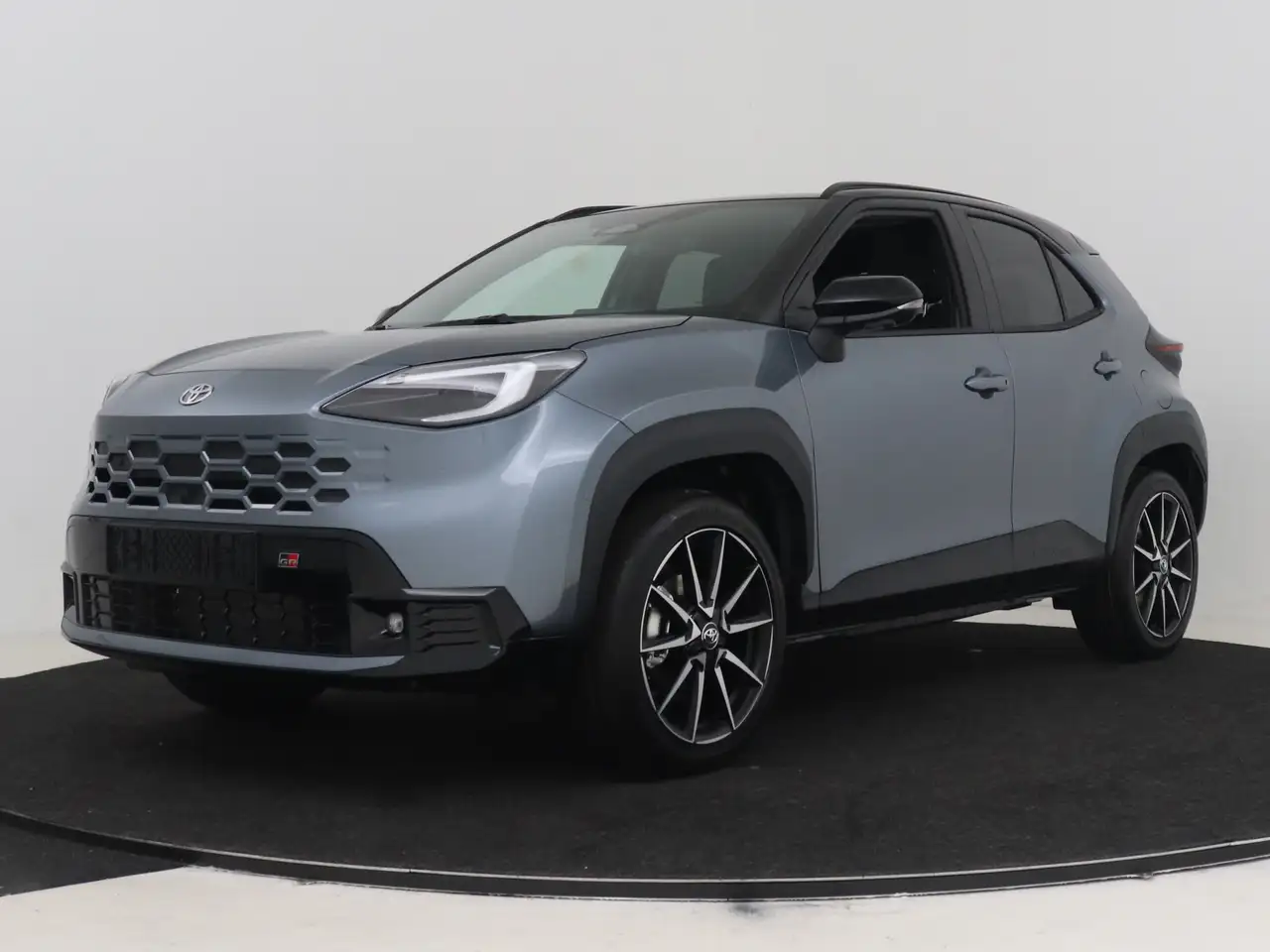 Toyota Yaris Cross 1.5 Hybrid 130 GR Sport GR-Sport Plus Pack — photo 1 of 28