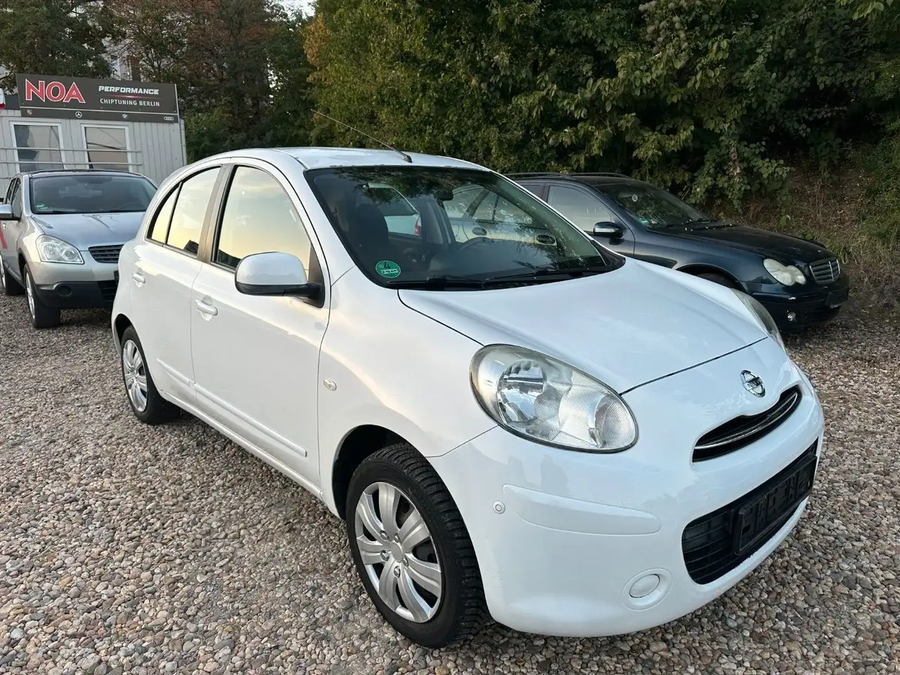Nissan Micra 1.2 PureDrive + Klima + Navigation — photo 1 of 23