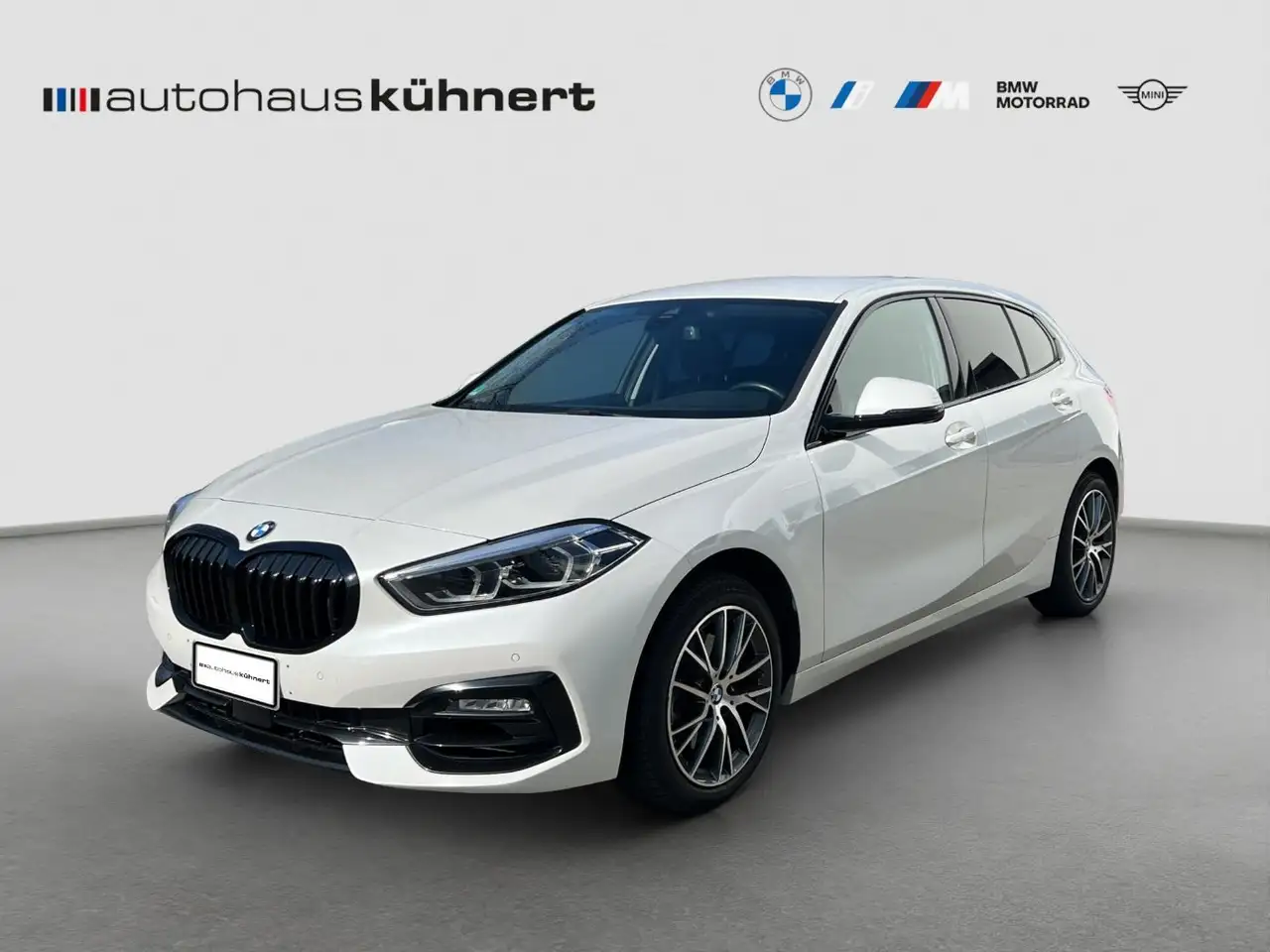 BMW 118 i Sport Line LED Tempomat PDC SitzHz Sportsitz — photo 1 of 20
