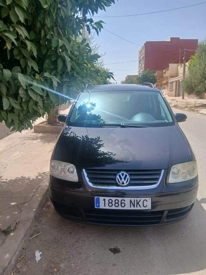 Volkswagen Touran 1.9TDI Edition 105 — photo 1 of 10