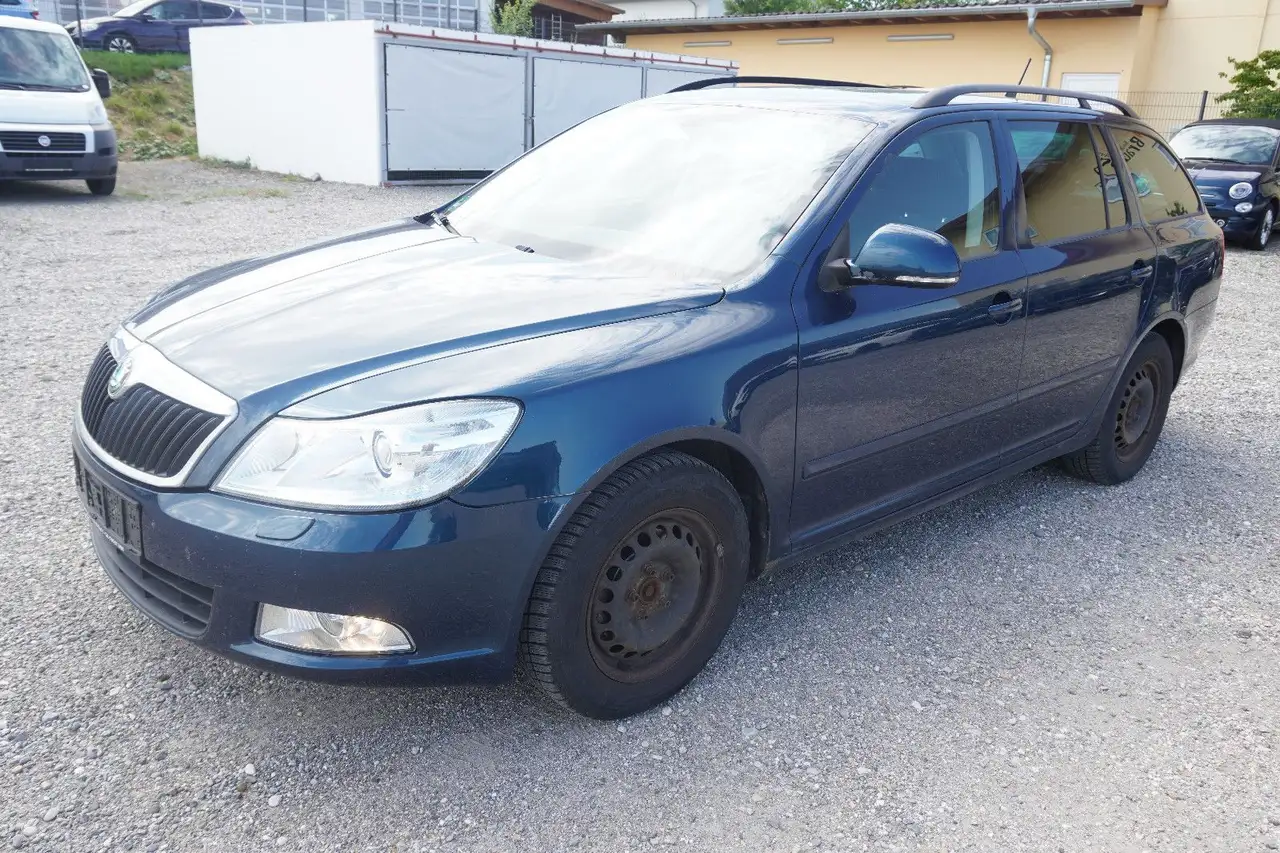 Skoda Octavia Combi Family — photo 1 of 15