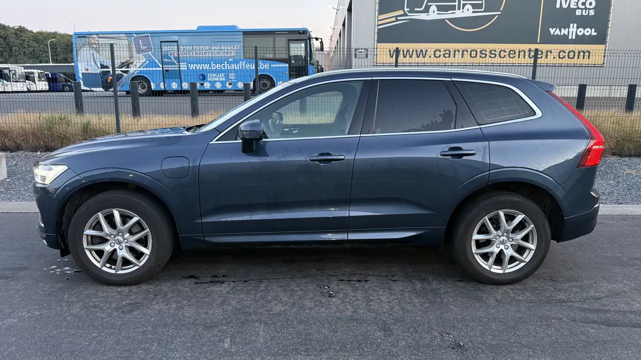 Volvo XC60 2.0 T8 TE AWD PHEV Momentum Gear. — photo 1 of 8