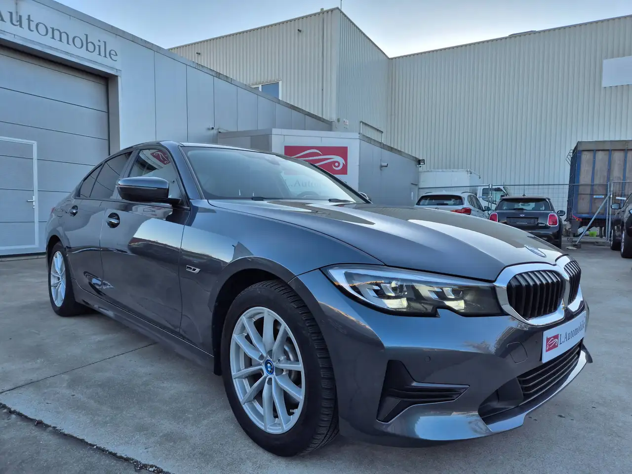 BMW 320 eA // SPORT LINE // PHEV HYBRID // 2022 !! — photo 1 of 15