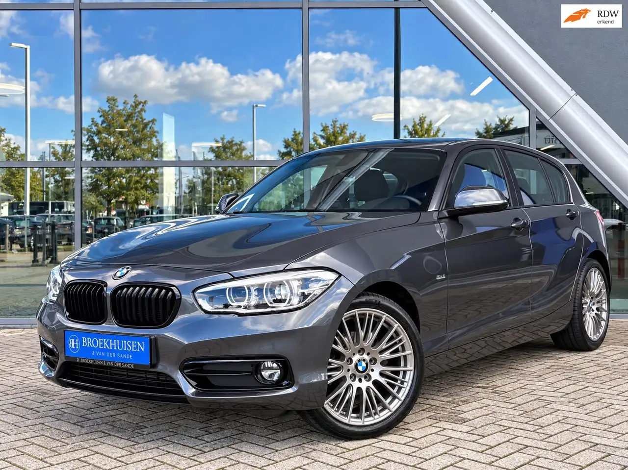 BMW 116 1-serie 116i Executive 1E EIGENAAR Navigatie / Cli — photo 1 of 40
