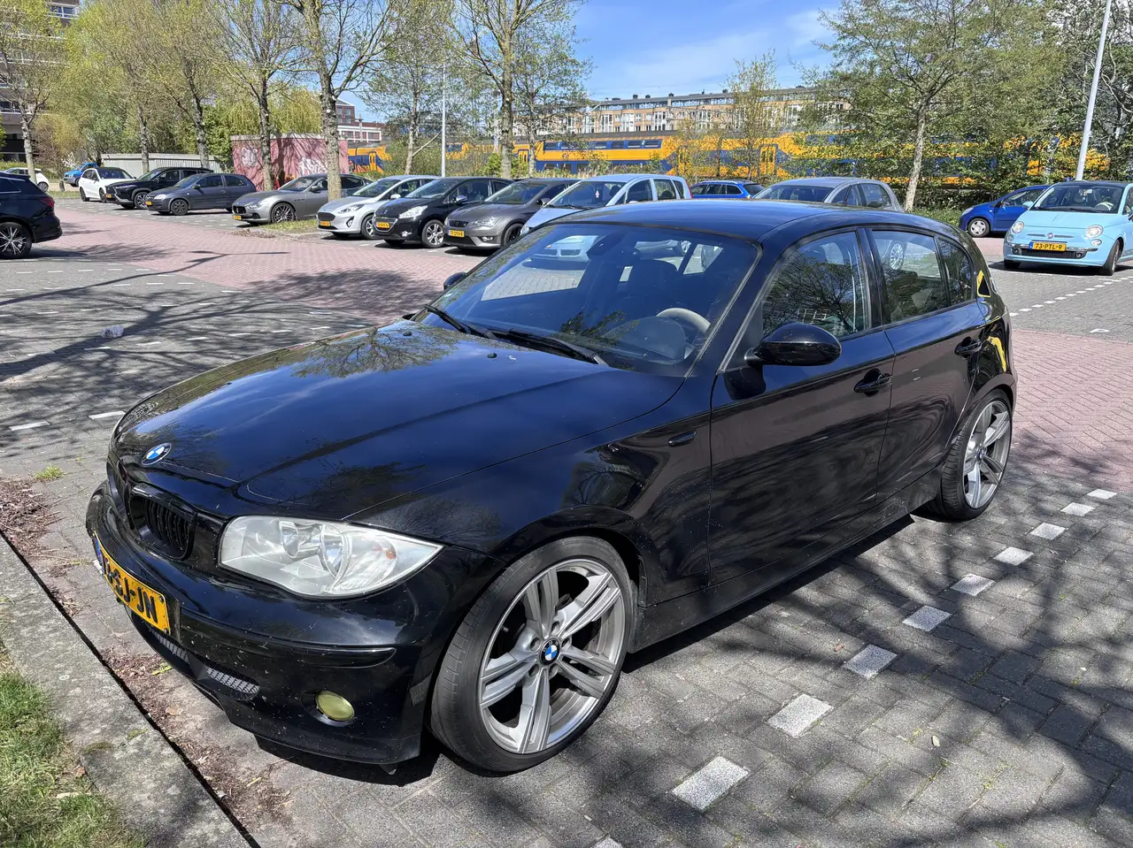BMW 120 i — photo 1 of 5