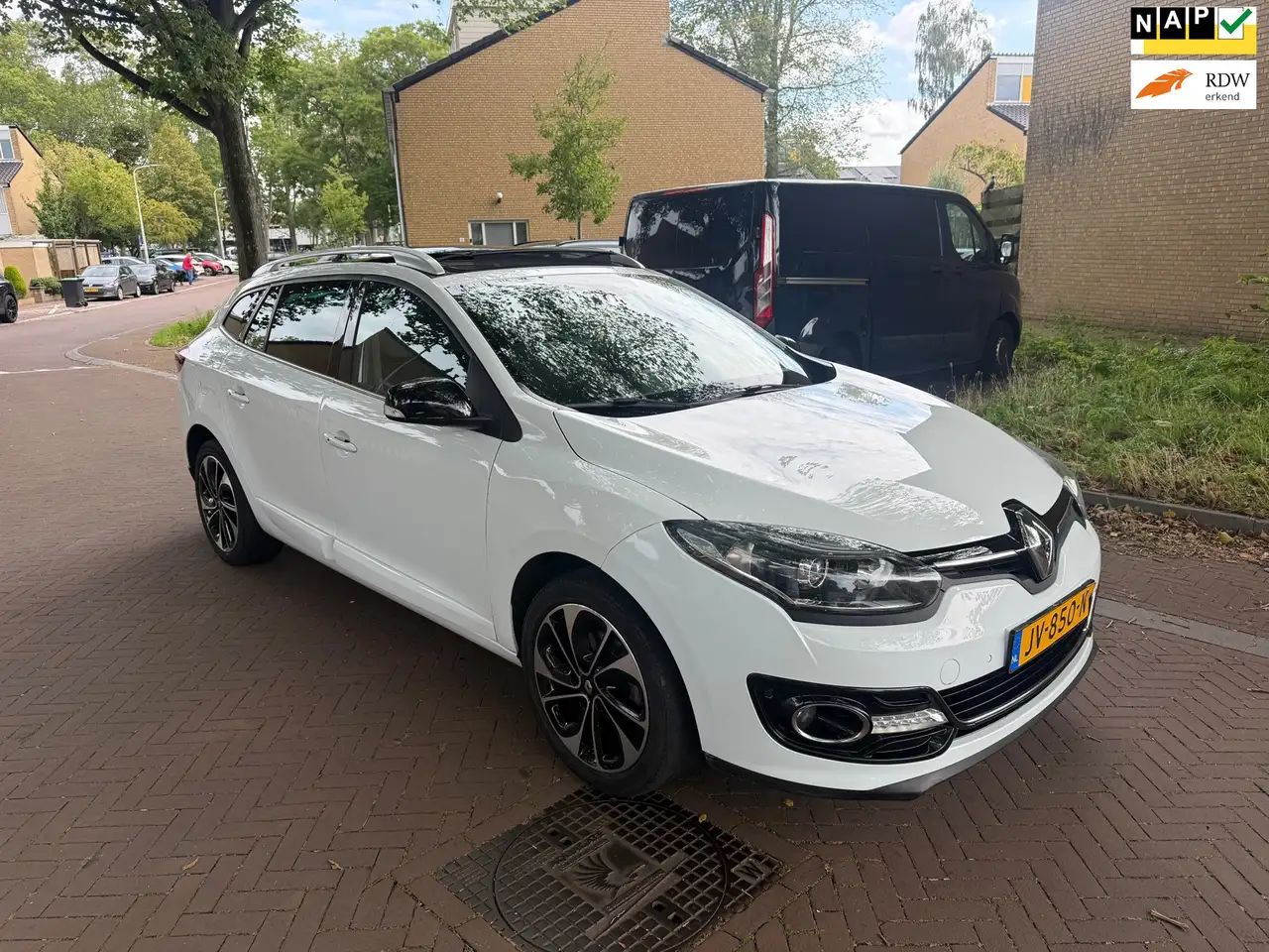Renault Megane Estate Panorama dak / Tweede eigenaar / Veel optie — photo 1 of 15
