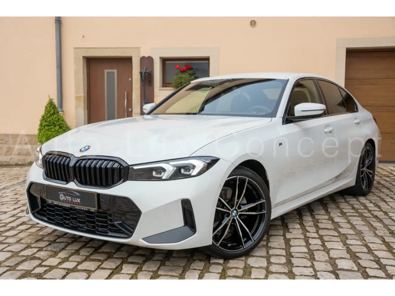 BMW 320 d xDrive M Sport/Kamera/AHK/Standheizung — photo 1 of 30