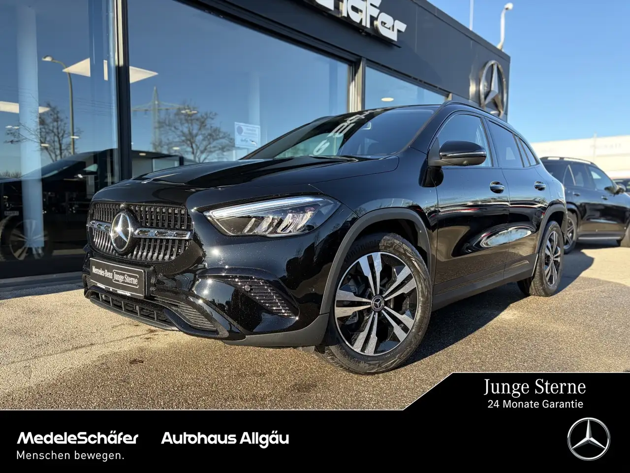 Mercedes-Benz GLA 200 GLA 200 Progressive Night AHK Distro AdvSound LED — photo 1 of 20