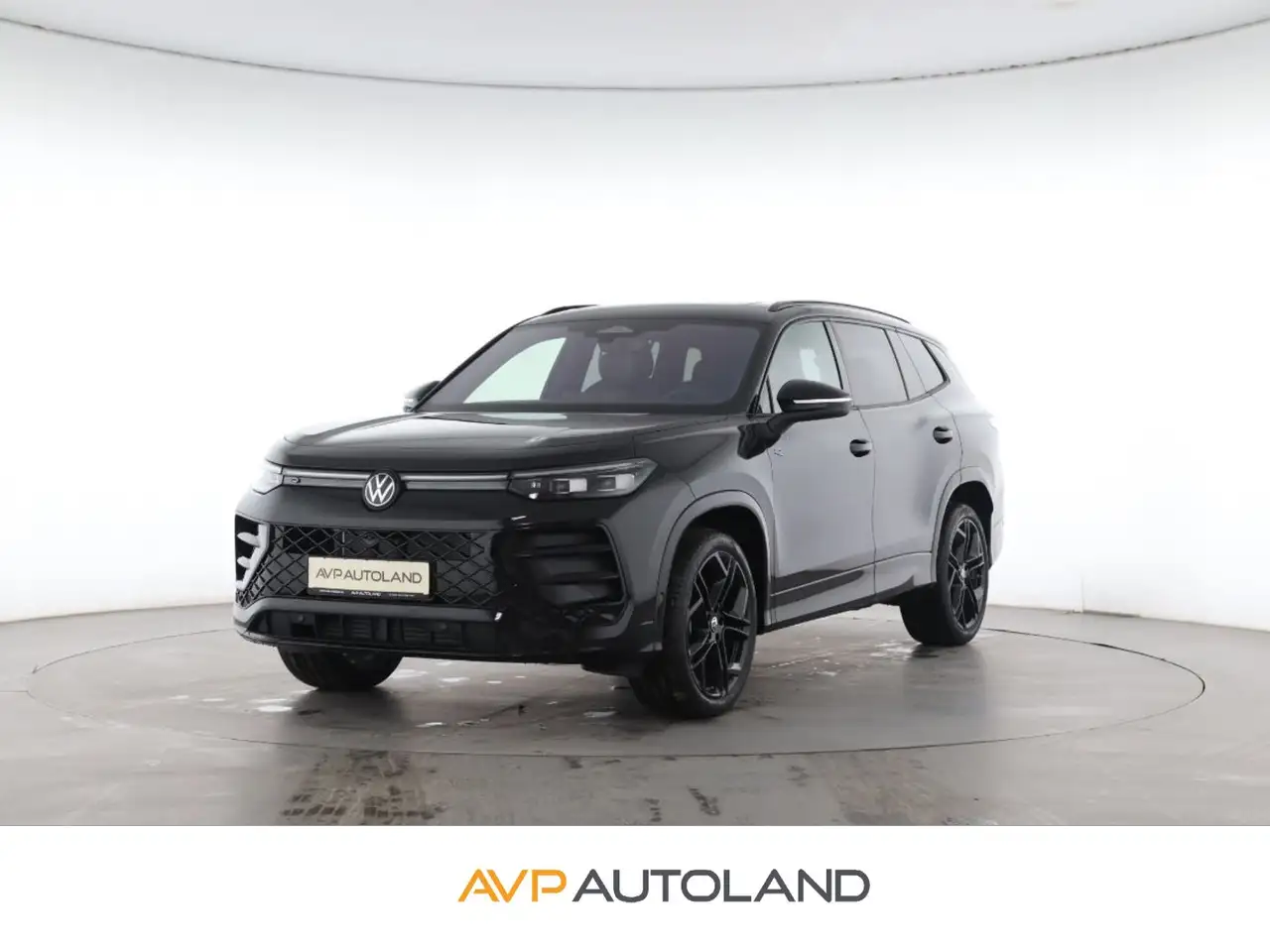 Volkswagen Tayron 2.0 TDI DSG 4MOTION R-Line BLACK STYLE — photo 1 of 15