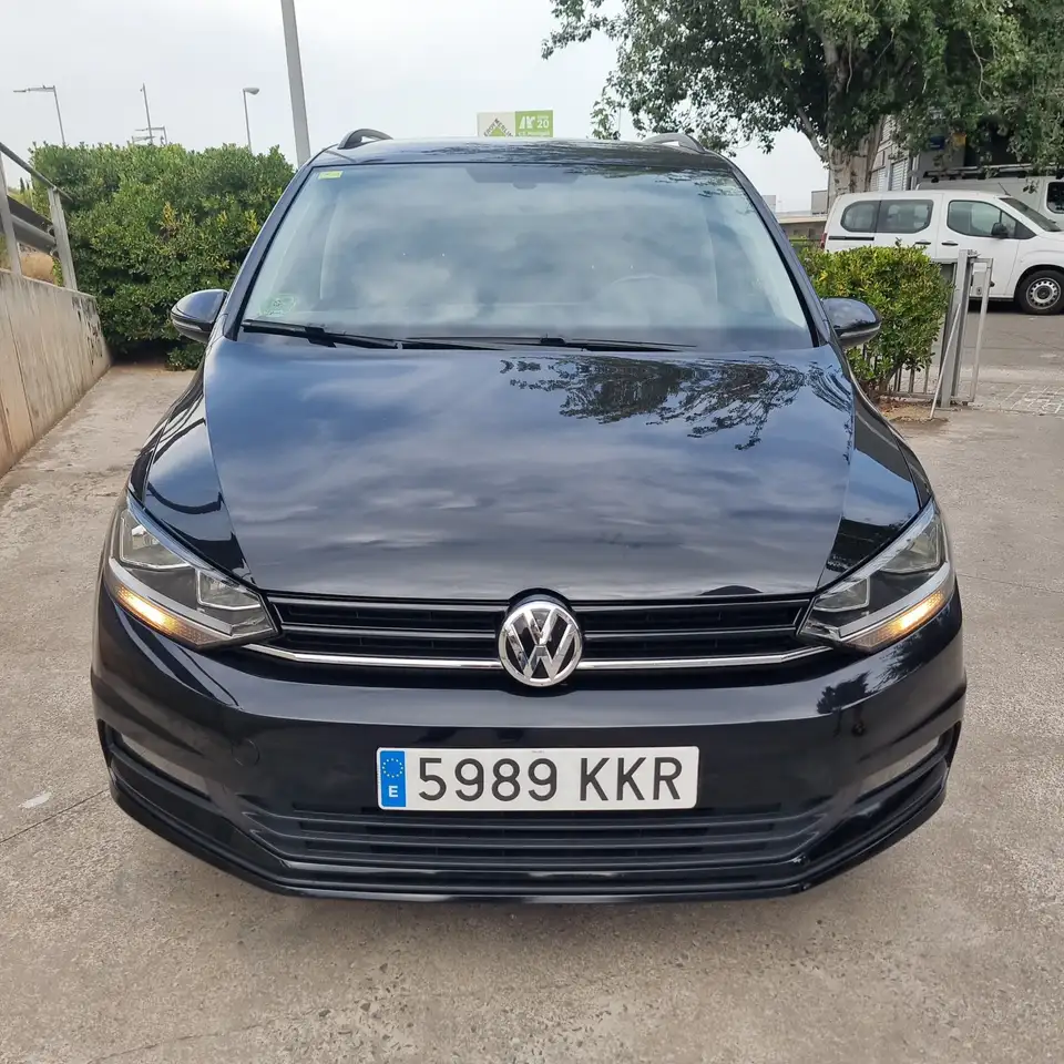 Volkswagen Touran 1.6TDI Business and Navi Edition 85kW — photo 1 of 13