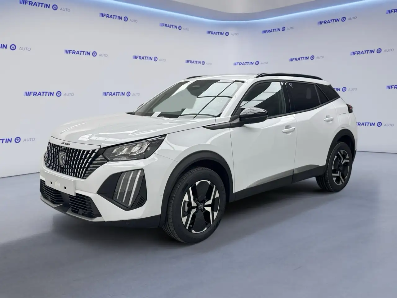 Peugeot 2008 PureTech 100 S&S Allure — photo 1 of 15