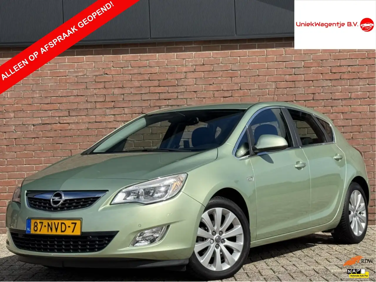 Opel Astra 1.6 COSMO | NL-AUTO | CRUISE! | TREKHAAK! — photo 1 of 40
