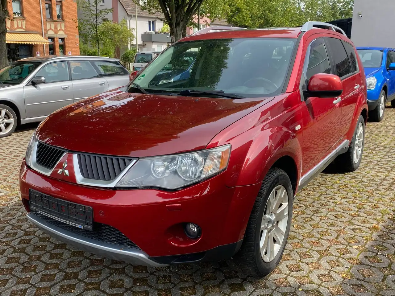 Mitsubishi Outlander 2.4 Instyle Automatik, 7-Sitzer, TÜV neu — photo 1 of 15