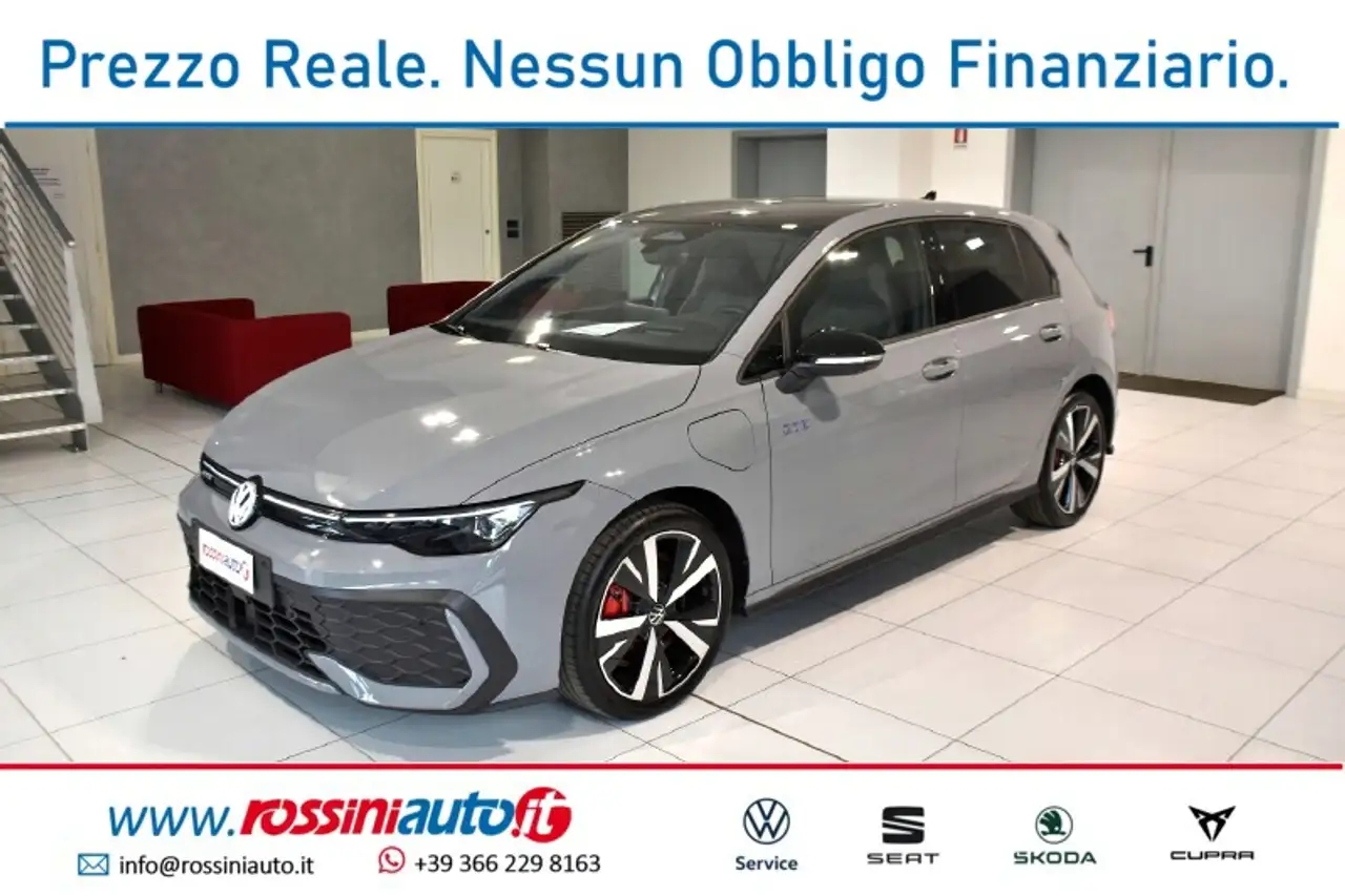 Volkswagen Golf GTE 1.5 EHYBRID 272 CV DSG + R18 BI-COLOR +WINTER PACK + AREA VIEW + ESTENSIONE GARANZIA 3 ANNI O 100.000 KM + SET — photo 1 of 15