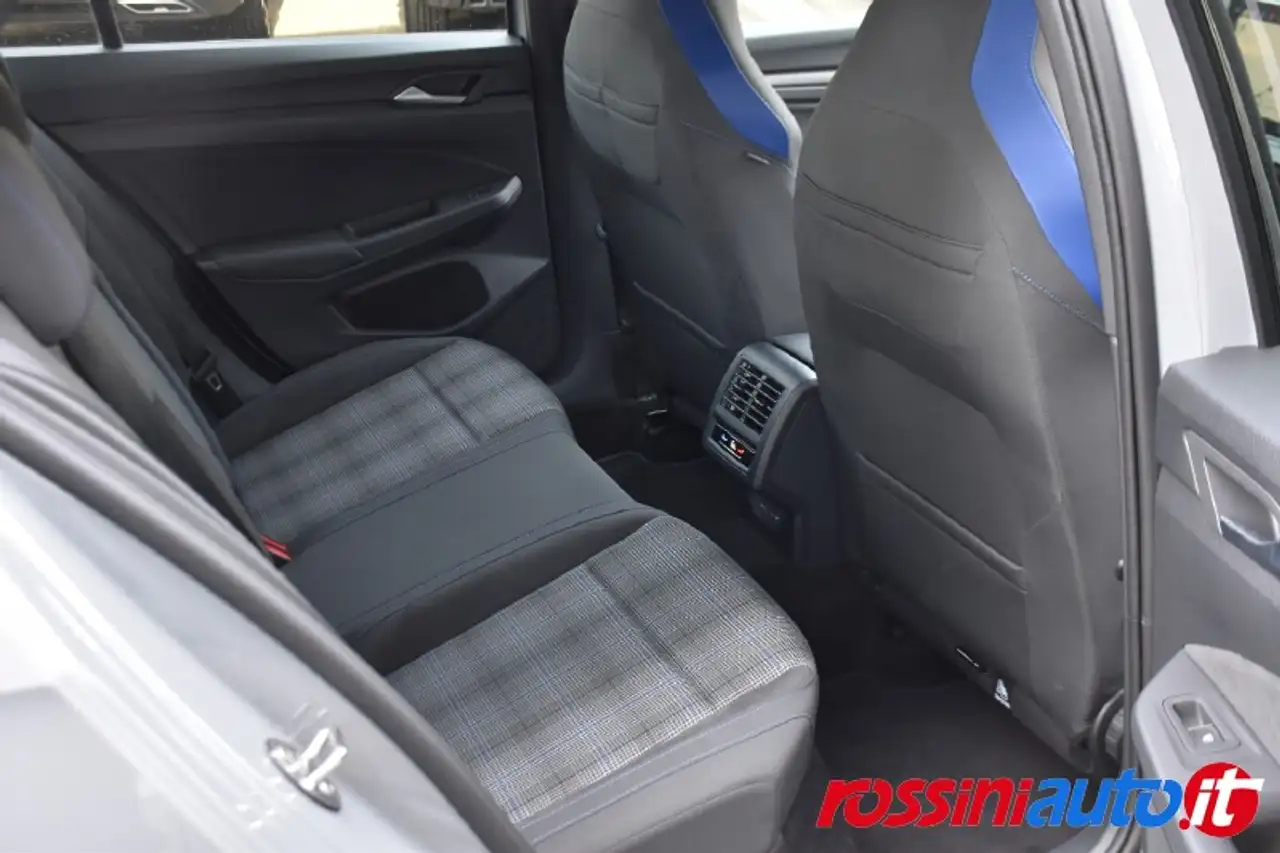 2026 Volkswagen Golf GTE 1.5 EHYBRID 272 CV DSG + R18 BI-COLOR +WINTER PACK + AREA VIEW + ESTENSIONE GARANZIA 3 ANNI O 100.000 KM + SET, photograph 6