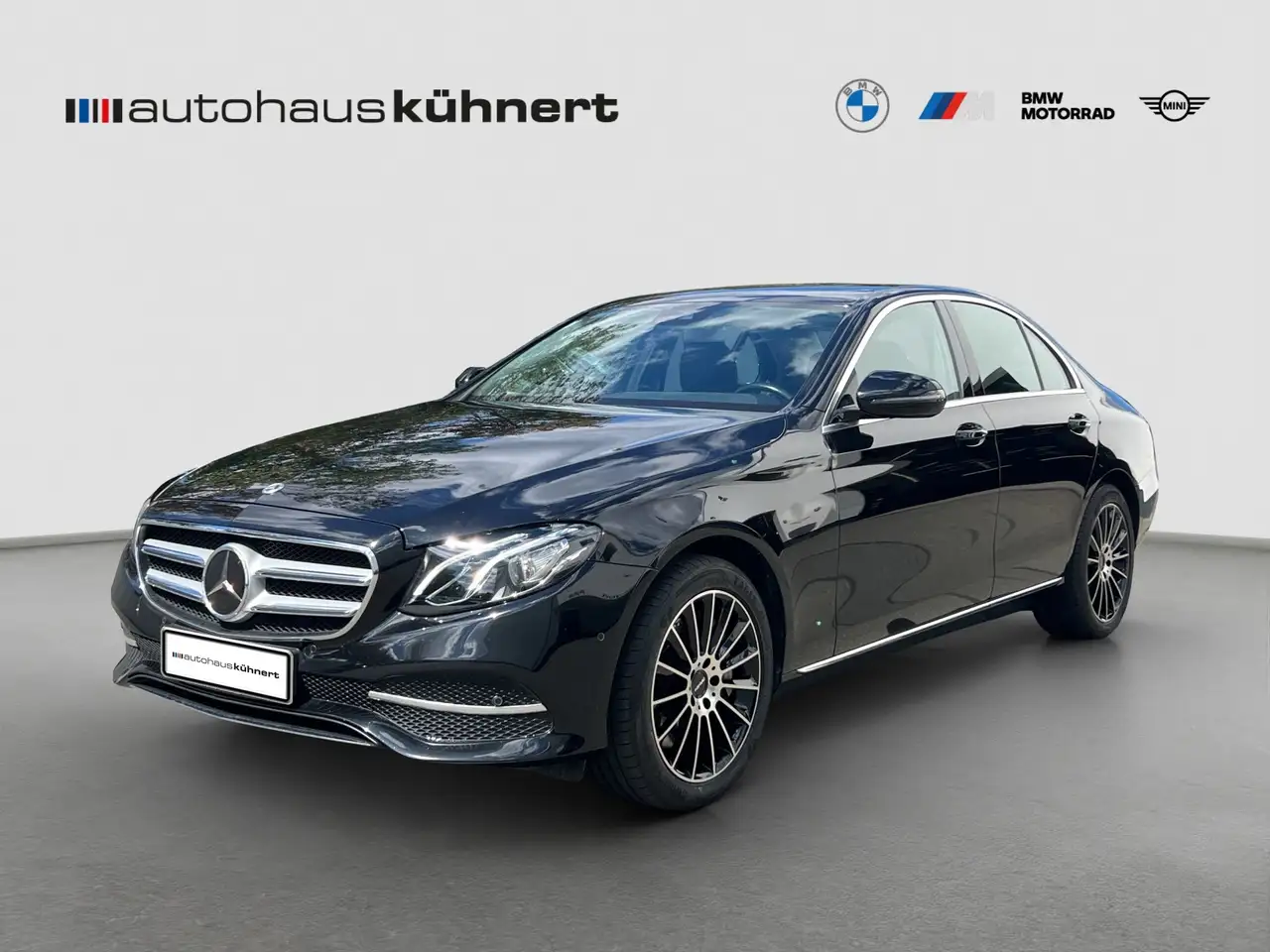 Mercedes-Benz E 400 4M Avantgarde LED Distro Luft Lane Navi RFK — photo 1 of 15