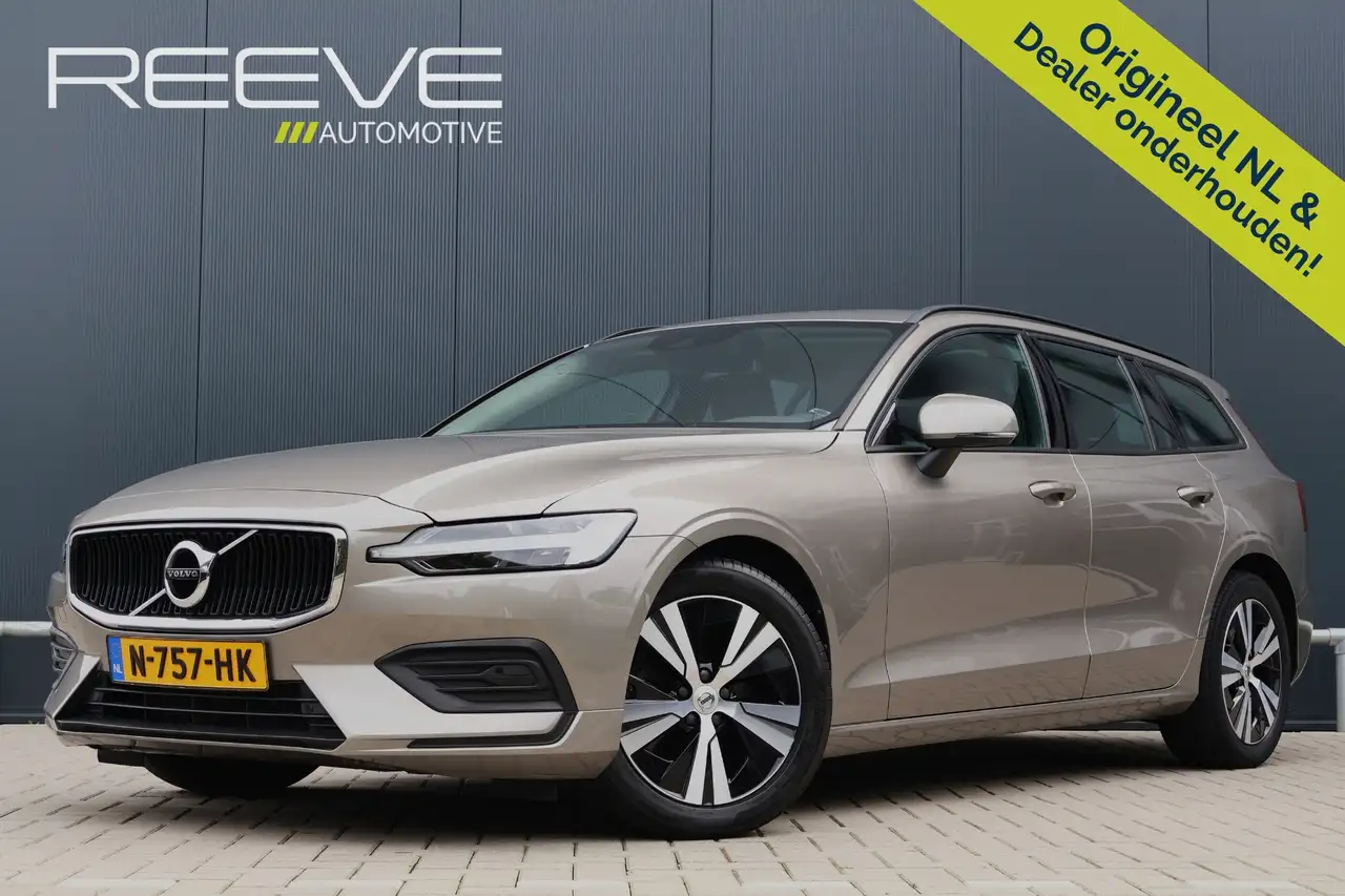 Volvo V60 2.0 B3 Momentum Advantage | Camera | Stoelverwarmi — photo 1 of 34