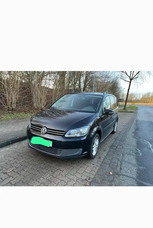 Volkswagen Touran Comfortline BMT — photo 1 of 5