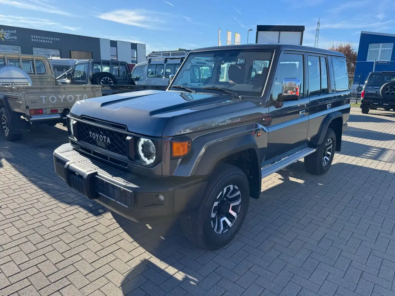 Toyota Land Cruiser GDJ 76 LX+ Automat Leder LED SOFORT — photo 1 of 20