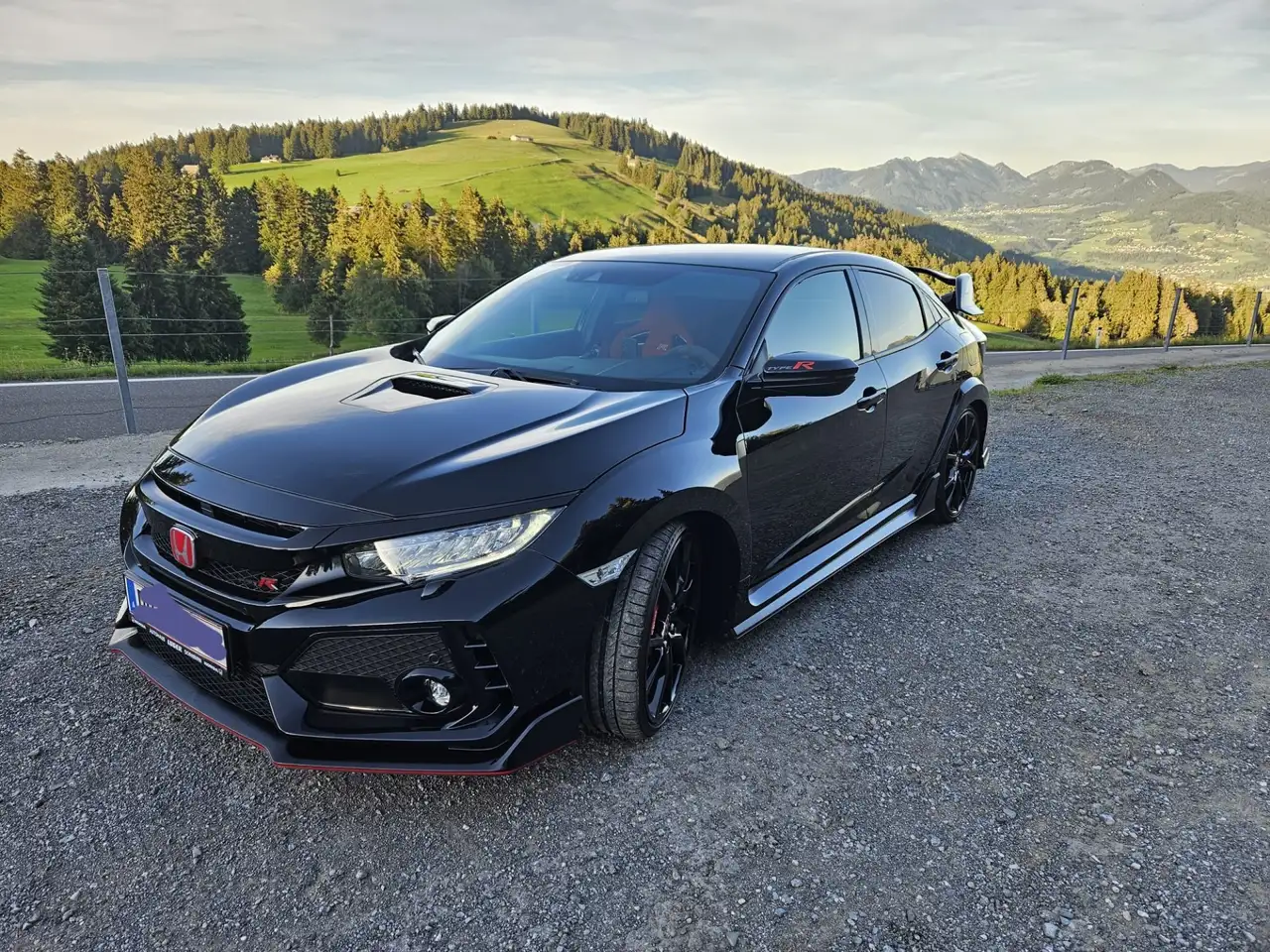 Honda Civic 2,0 VTEC Turbo Type R — photo 1 of 18