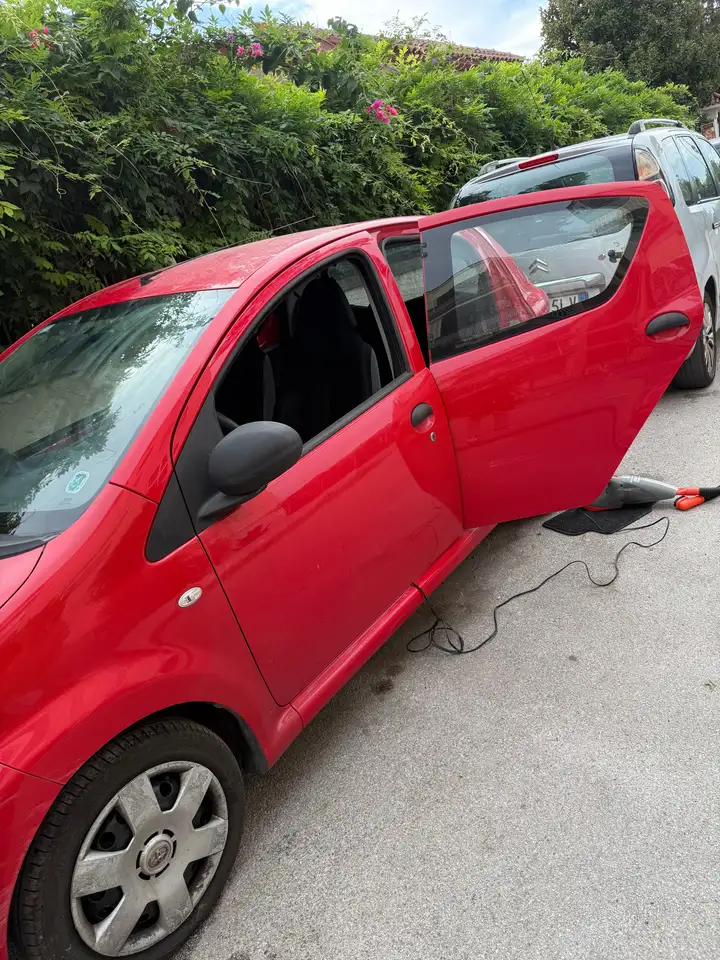 Toyota Aygo Aygo I 2005 5p 1.0 — photo 1 of 4