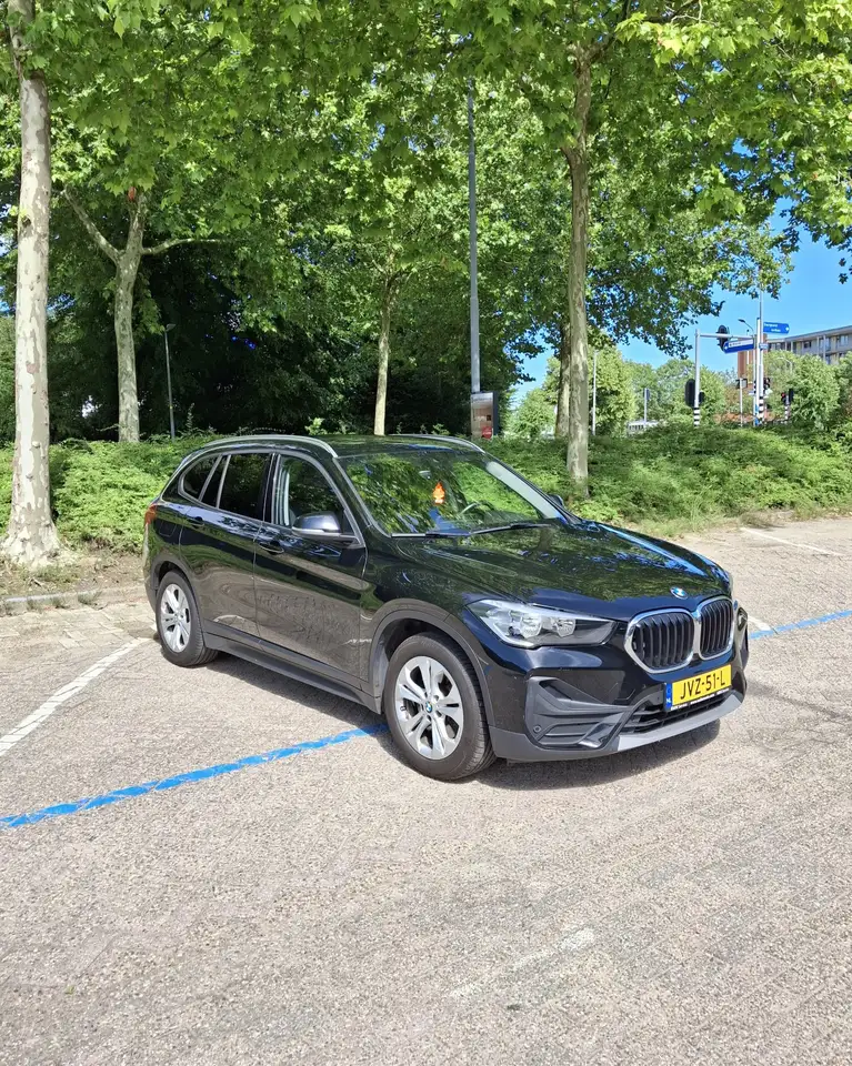 BMW X1 xDrive25e Advantage — photo 1 of 20