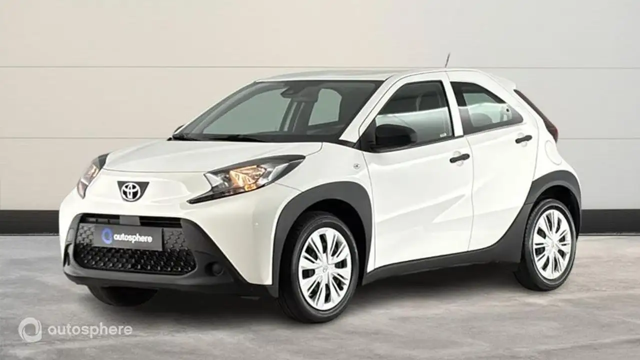 Toyota Aygo X 1.0 VVT-i 72ch Active Business MY23 — photo 1 of 20