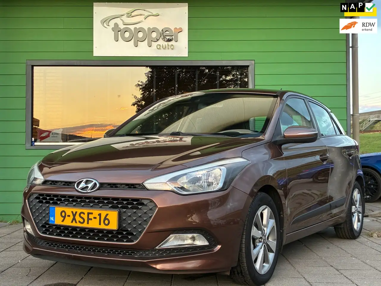 Hyundai i20 1.2 HP i-Motion Premium|1e Eigenaar|Airco|CruiseCo — photo 1 of 15