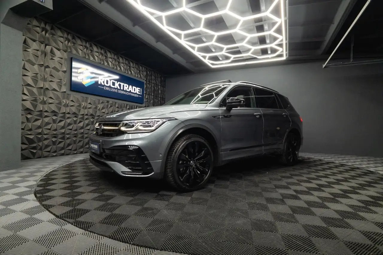 Volkswagen Tiguan Allspace R-Line 4Motion HUD | PANO | ACC — photo 1 of 40