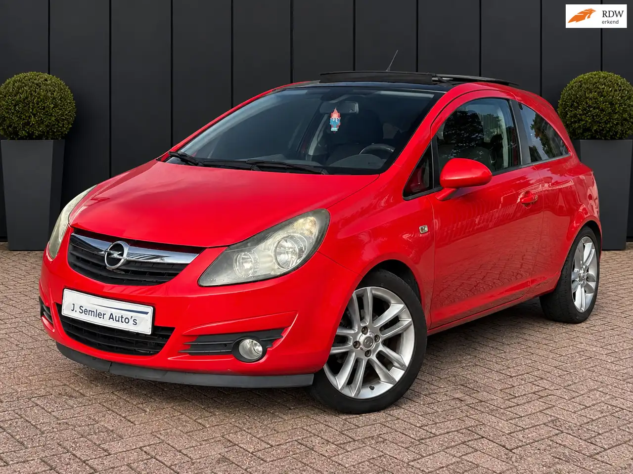 Opel Corsa 1.4-16V PANO DAK CRUISE CTRL AIRCO APK 10-2027 — photo 1 of 8