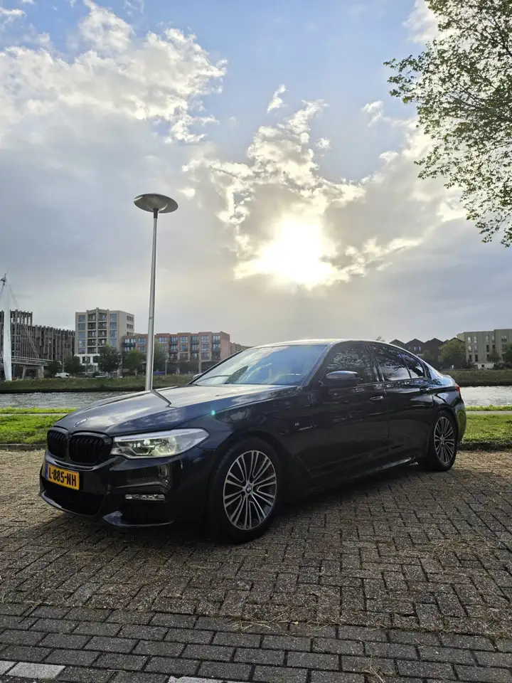 BMW 520 i M-Sport Executive — photo 1 of 20