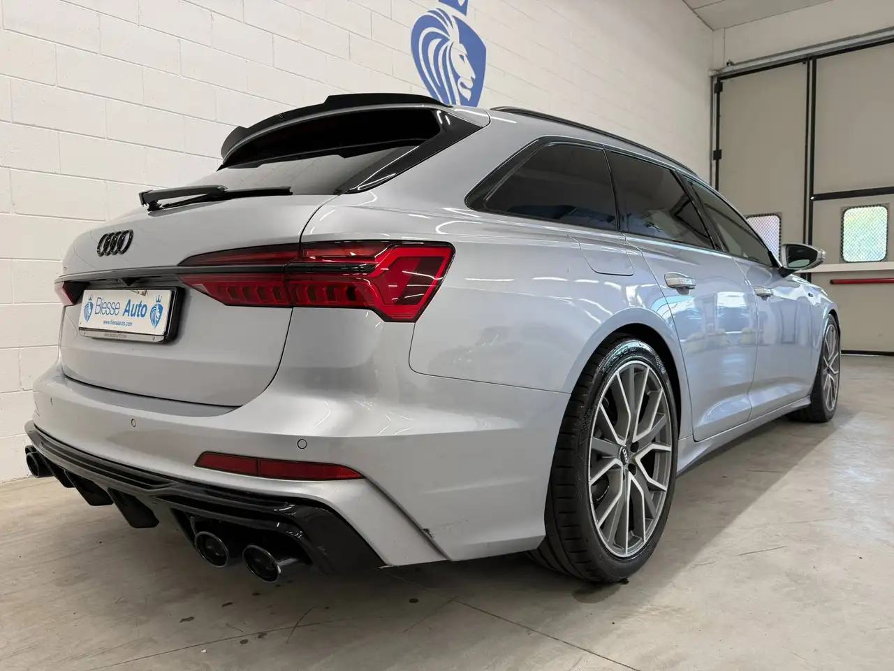 2019 Audi A6 A6 Avant 40 TDI Quattro S-Line Edition Plus S-Tronic, photograph 3