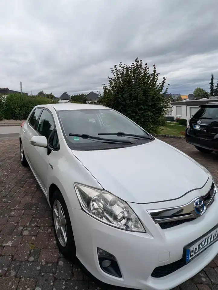 Toyota Auris Auris 1.8 Hybrid Modelcode:ZWE150 — photo 1 of 2