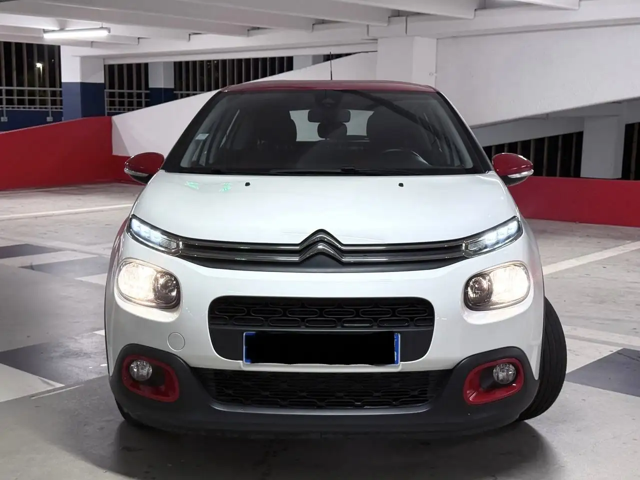 Citroen C3 Pure Tech 82 SHINE — photo 1 of 8