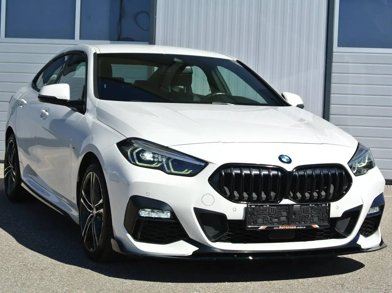 BMW 218 d Aut. * M-Paket * LEDER * NAVI * PDC * SHZ * — photo 1 of 12