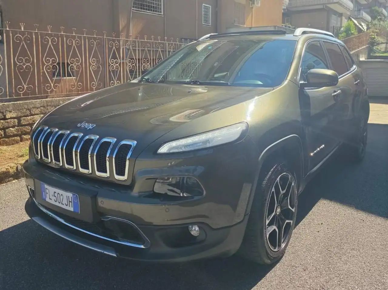 Jeep Cherokee 2.2 mtj 200cv 4x4 full optional ottime condizioni cambio automatico unico proprietario — photo 1 of 12