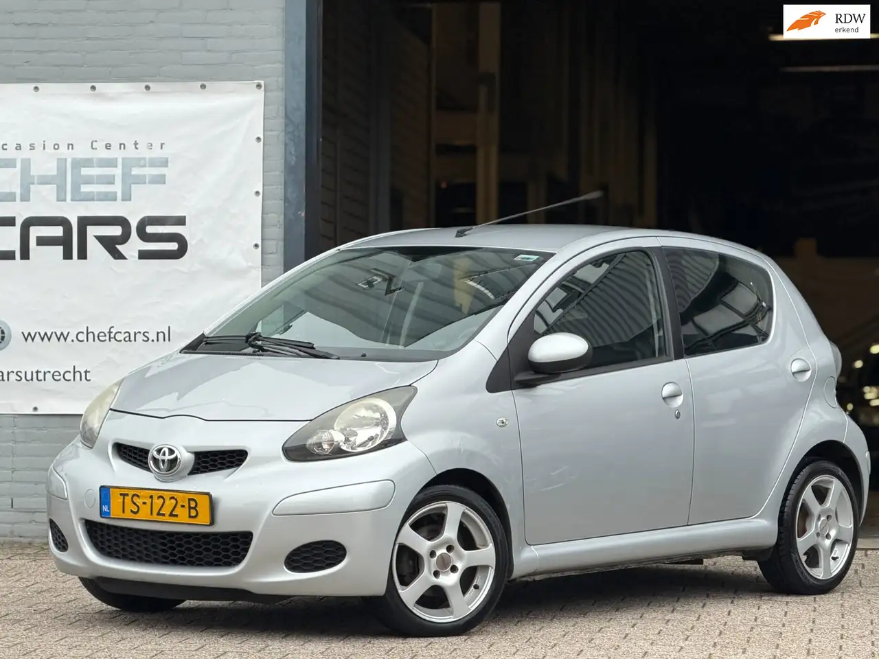 Toyota Aygo 1.0|ORGKM|AIRCO|5DEURS|BOEKJES|2EIGENAAR NL|LM! — photo 1 of 40