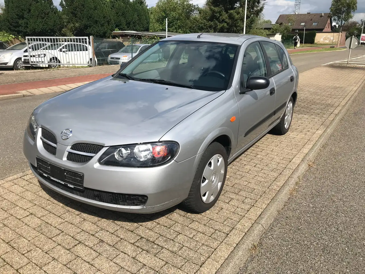 Nissan Almera Klima HU/AU 09/2028 erst 38.254Km gelaufen — photo 1 of 13