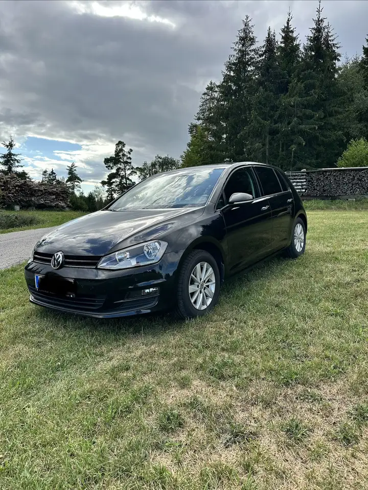 Volkswagen Golf Comfortline 1,0 TSI — photo 1 of 15