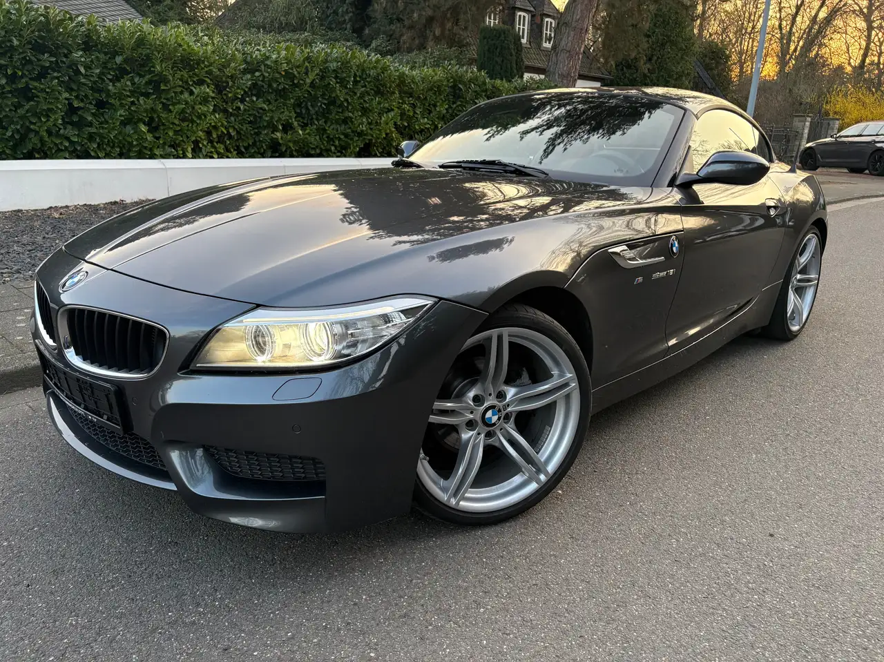 BMW Z4 Z4 Roadster-M SPORT-SPORTSITZE-LEDER-NAVI-19 ZOLL — photo 1 of 25