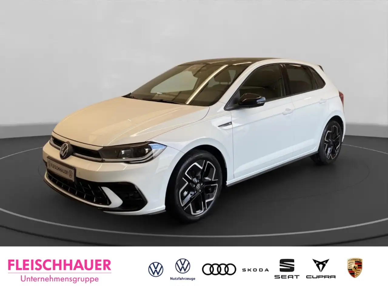 Volkswagen Polo VI 1,0 TSI R-Line LED Navi Pano Tel.-Vorb. CarPlay — photo 1 of 21