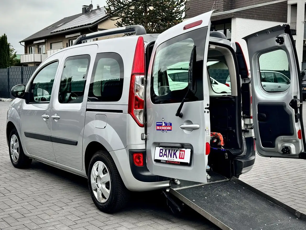 Renault Kangoo Paris 'Behindertengerecht-Rampe'Klima' — photo 1 of 14