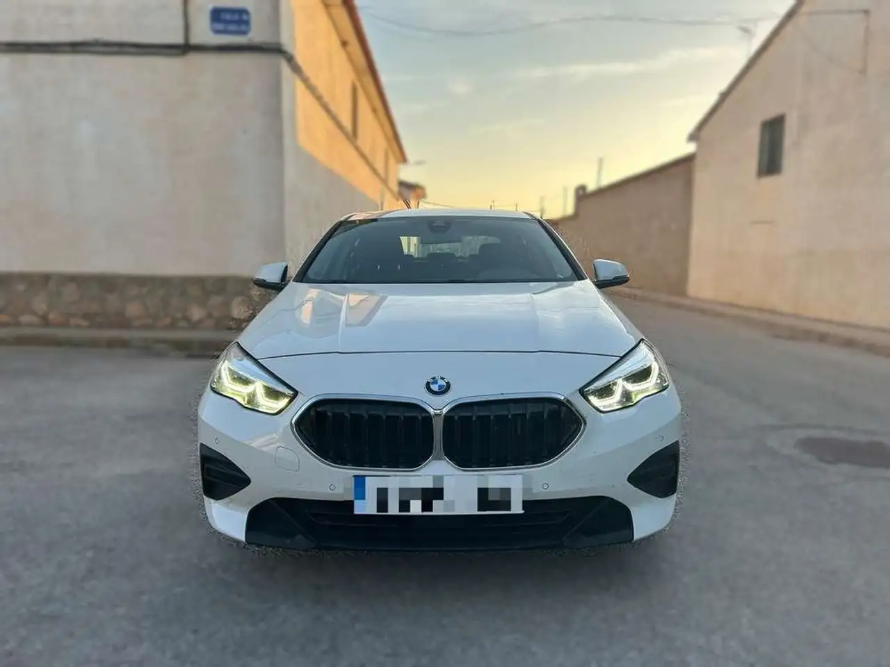 BMW 216 216dA DCT Gran Coupe — photo 1 of 32