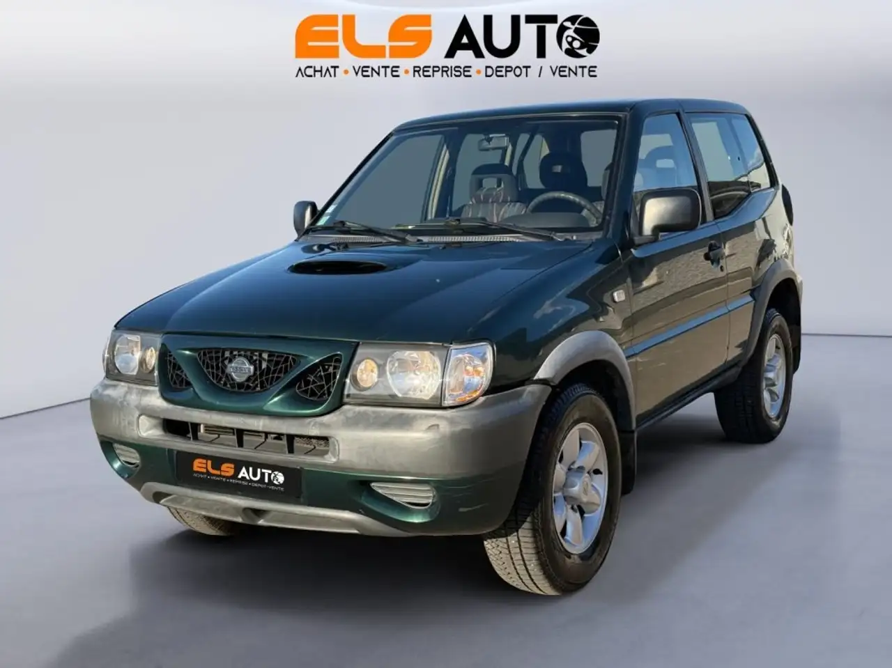 Nissan Terrano 2.7TDI CANON — photo 1 of 14