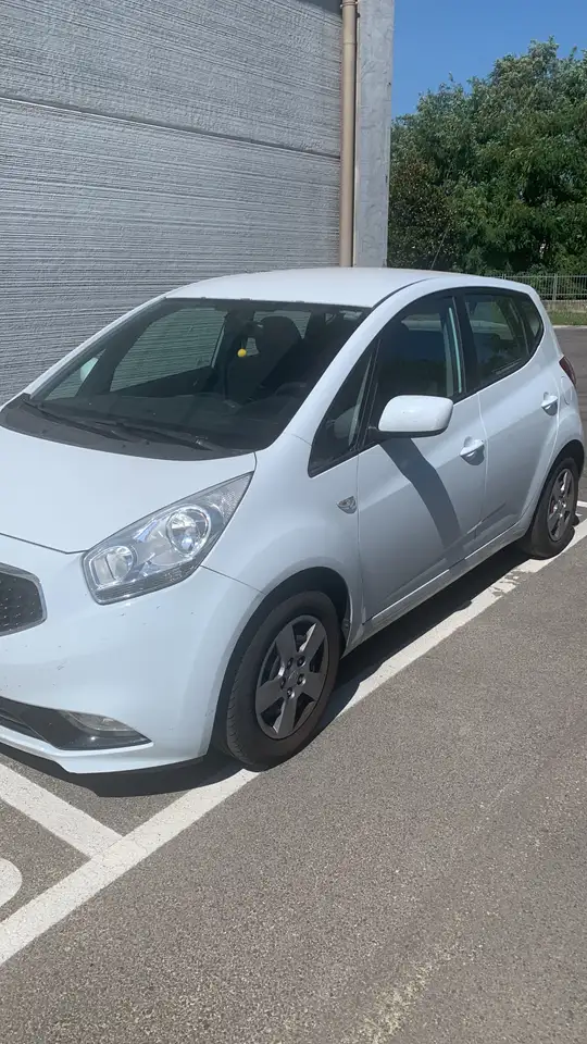Kia Venga 1.4 Cool Navi eco Gpl E6 — photo 1 of 7